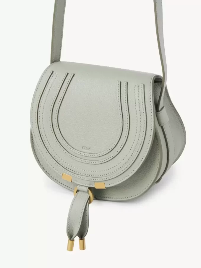 Bolso pequeño Marcie Saddle en piel granulada