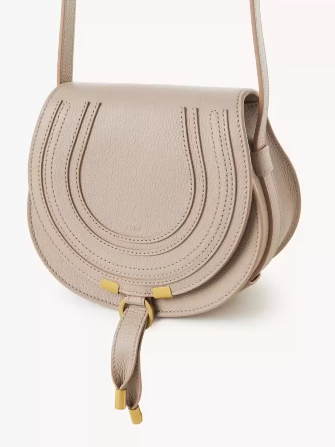 Bolso pequeño Marcie Saddle en piel granulada