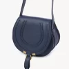 Bolso pequeño Marcie Saddle en piel granulada Bolso pequeño Marcie Saddle en piel granulada