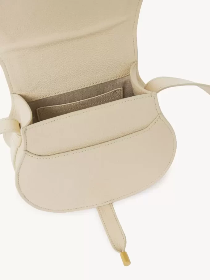 Bolso pequeño Marcie Saddle en piel granulada