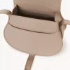Bolso pequeño Marcie Saddle en piel granulada