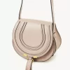 Bolso pequeño Marcie tipo sillín de piel brillante