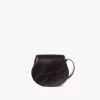 Bolso pequeño Marcie tipo sillín de piel brillante