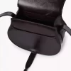 Bolso pequeño Marcie tipo sillín de piel brillante