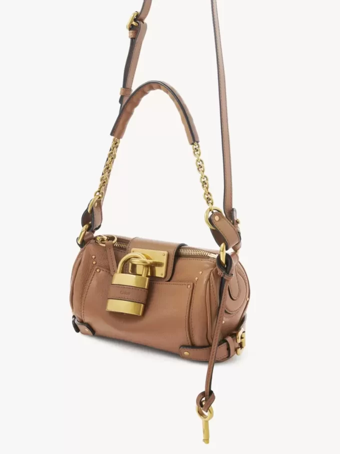 Bolso pequeño Paddington con cadena en piel granulada Bolso pequeño Paddington con cadena en piel granulada