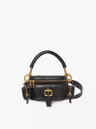 Bolso pequeño para cámara en piel brillante