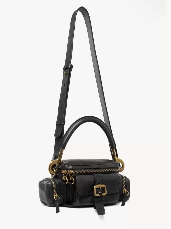 Bolso pequeño para cámara en piel brillante Bolso pequeño para cámara en piel brillante