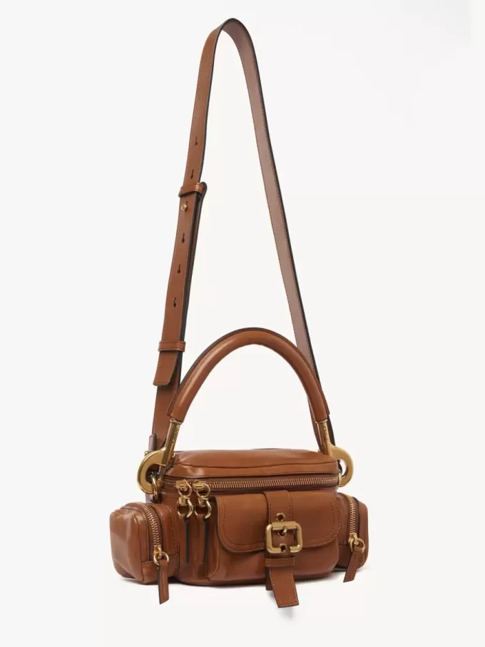 Bolso pequeño para cámara en piel brillante Bolso pequeño para cámara en piel brillante