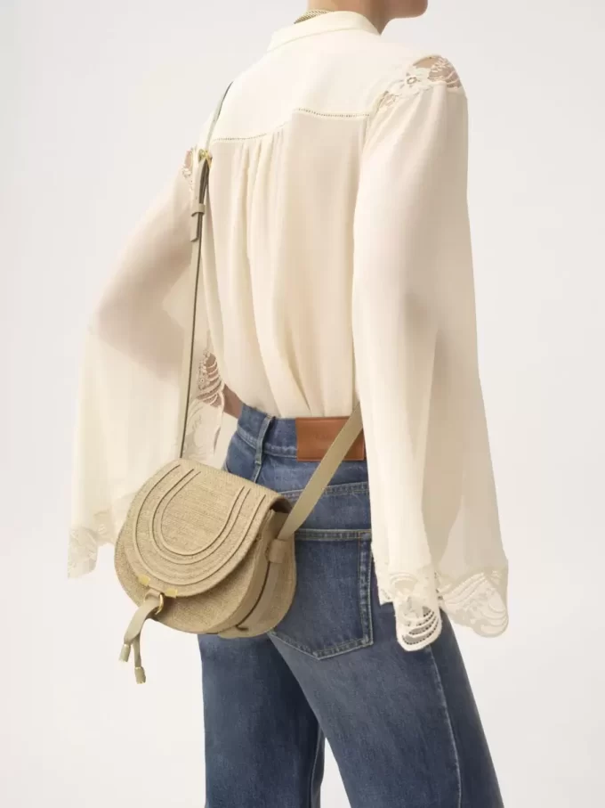 Bolso pequeño tipo sillín Marcie en fibras efecto rafia Bolso pequeño tipo sillín Marcie en fibras efecto rafia