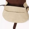 Bolso pequeño tipo sillín Marcie en fibras efecto rafia Bolso pequeño tipo sillín Marcie en fibras efecto rafia