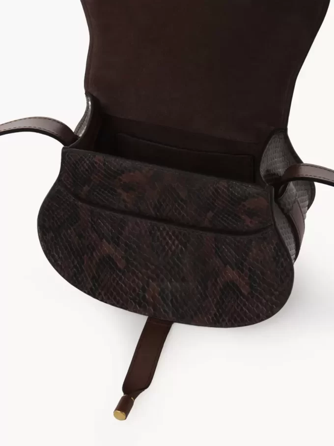 Bolso pequeño tipo sillín Marcie en piel efecto pitón Bolso pequeño tipo sillín Marcie en piel efecto pitón