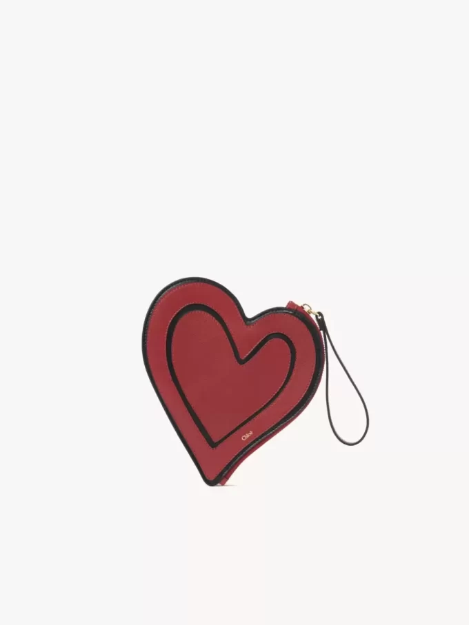 Bolso plano Chloé Symbols Heart de piel granulada Bolso plano Chloé Symbols Heart de piel granulada