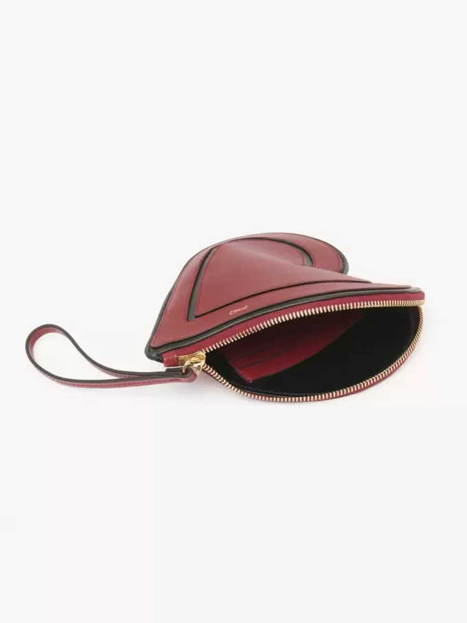 Bolso plano Chloé Symbols Heart de piel granulada Bolso plano Chloé Symbols Heart de piel granulada