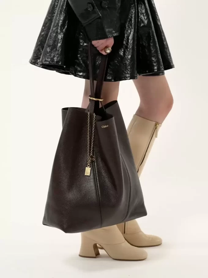 Bolso tote grande Chloé Spin de piel granulada