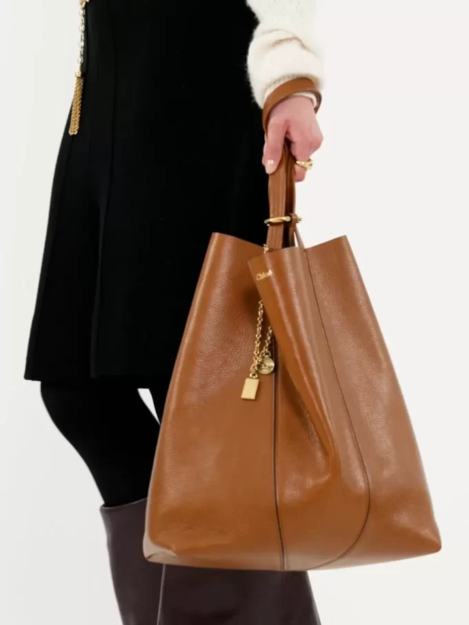 Bolso tote grande Chloé Spin de piel granulada