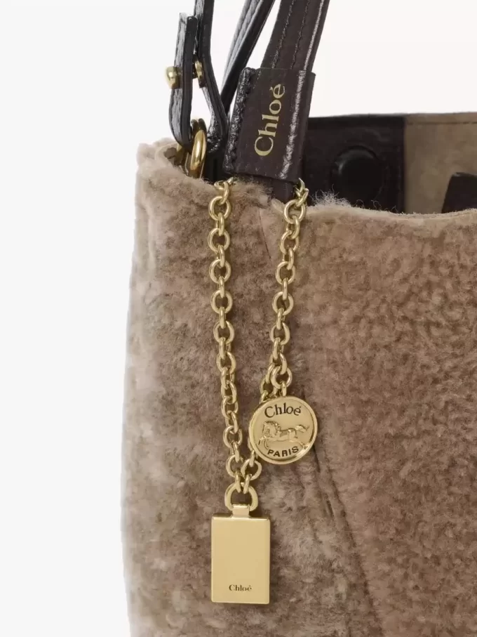 Bolso tote pequeño Chloé Spin de piel de oveja Bolso tote pequeño Chloé Spin de piel de oveja