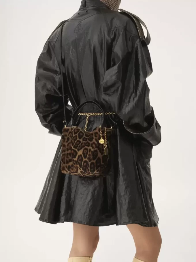 Bolso tote pequeño Chloé Spin de piel de oveja con estampado de leopardo