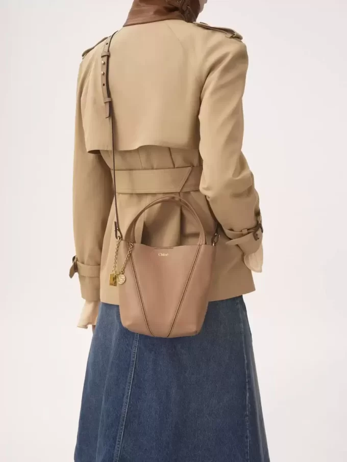 Bolso tote pequeño Chloé Spin de piel granulada Bolso tote pequeño Chloé Spin de piel granulada
