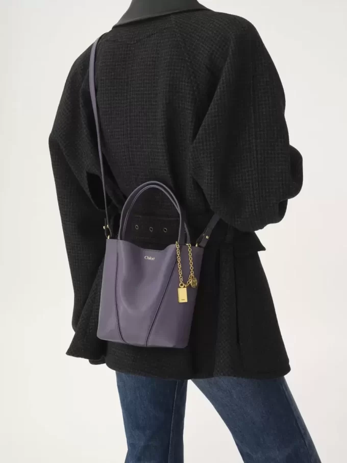 Bolso tote pequeño Chloé Spin de piel granulada Bolso tote pequeño Chloé Spin de piel granulada