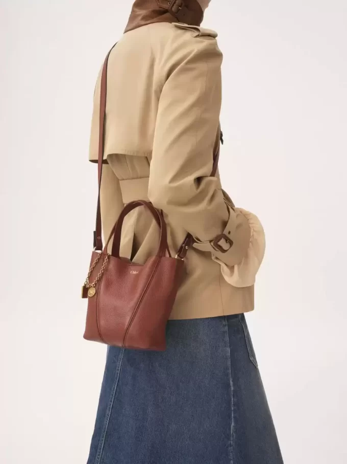 Bolso tote pequeño Chloé Spin de piel granulada Bolso tote pequeño Chloé Spin de piel granulada