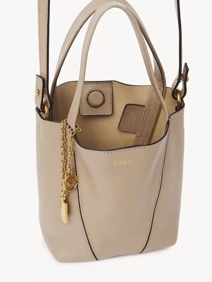 Bolso tote pequeño Chloé Spin de piel granulada Bolso tote pequeño Chloé Spin de piel granulada