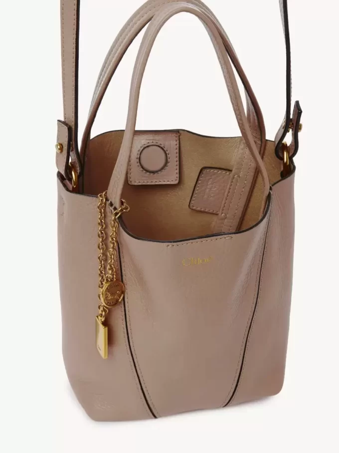Bolso tote pequeño Chloé Spin de piel granulada Bolso tote pequeño Chloé Spin de piel granulada