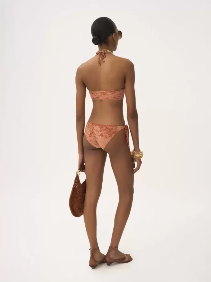 Braguitas de bikini anudadas