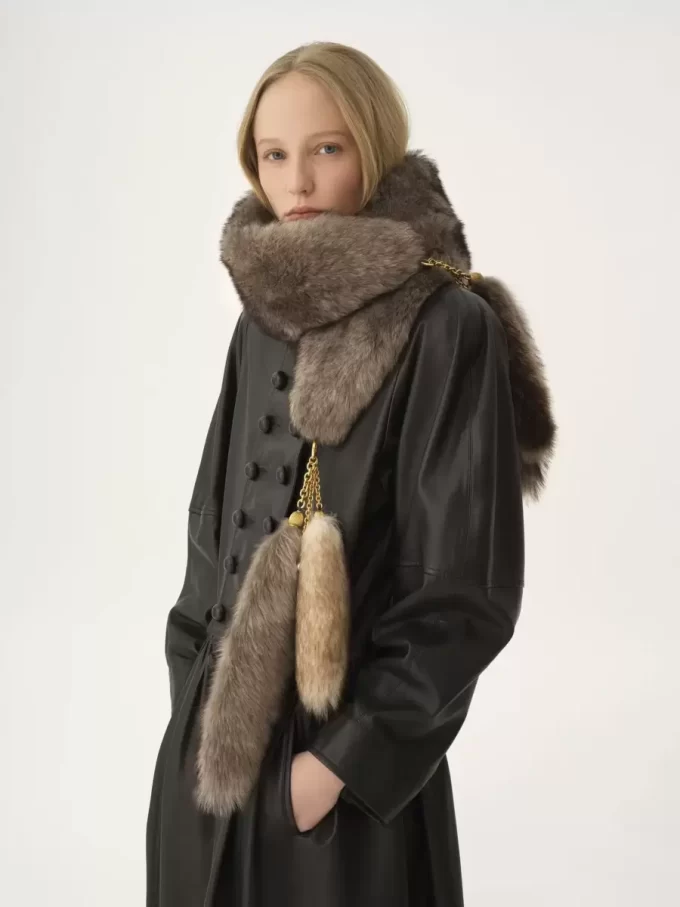 Bufanda Treasure Tails en piel de oveja Bufanda Treasure Tails en piel de oveja