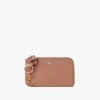 Cartera con alfabeto en piel brillante Cartera con alfabeto en piel brillante