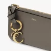 Cartera con alfabeto en piel brillante Cartera con alfabeto en piel brillante