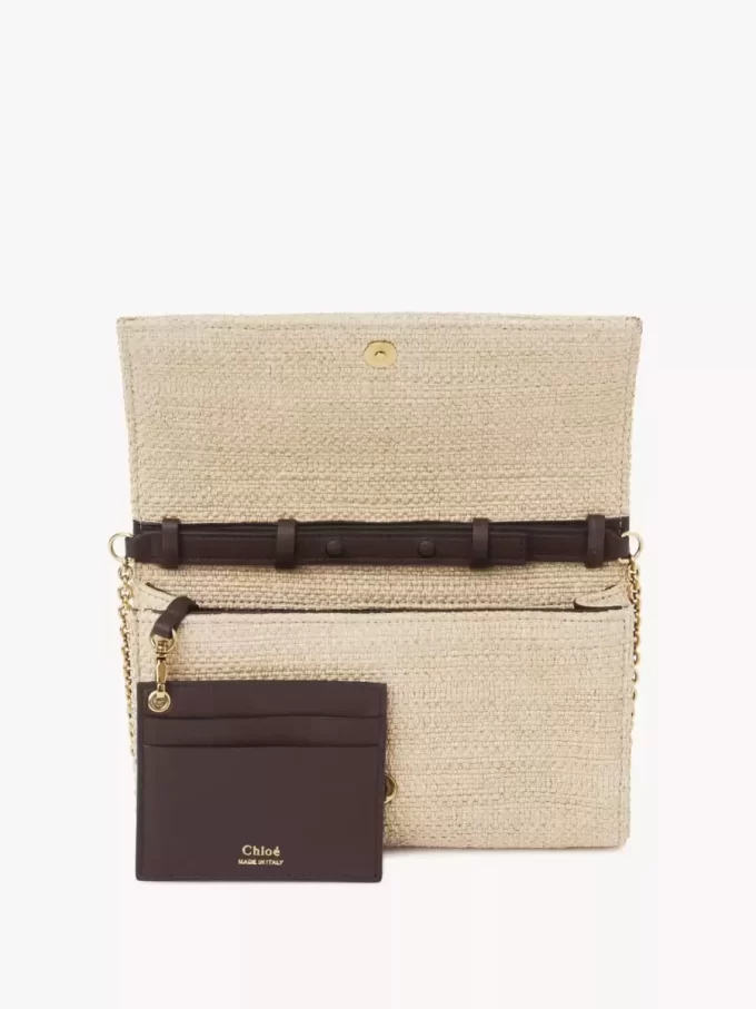 Cartera con solapa y cadena Chloé Iconic en fibras efecto rafia