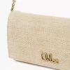 Cartera con solapa y cadena Chloé Iconic en fibras efecto rafia