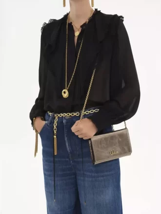 Cartera con solapa y cadena Chloé Iconic en piel metalizada