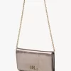 Cartera con solapa y cadena Chloé Iconic en piel metalizada