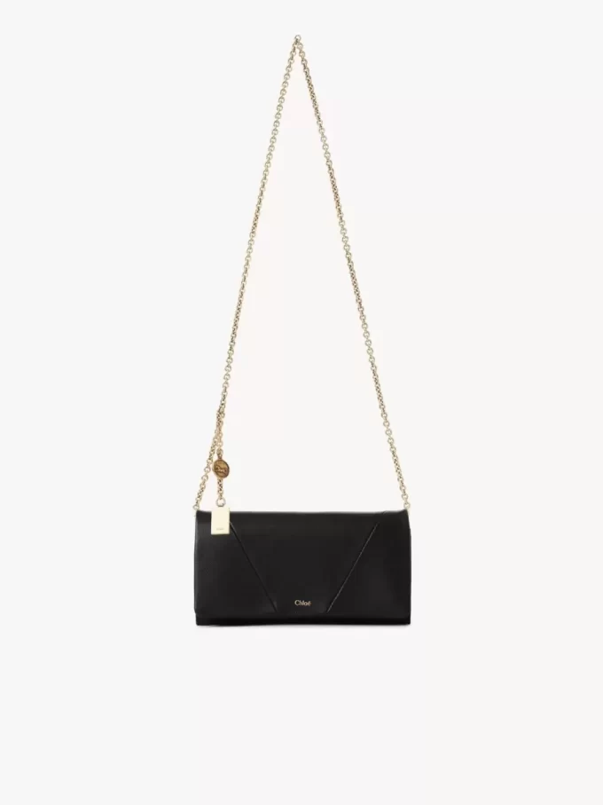 Cartera con solapa y cadena Chloé Spin en piel granulada