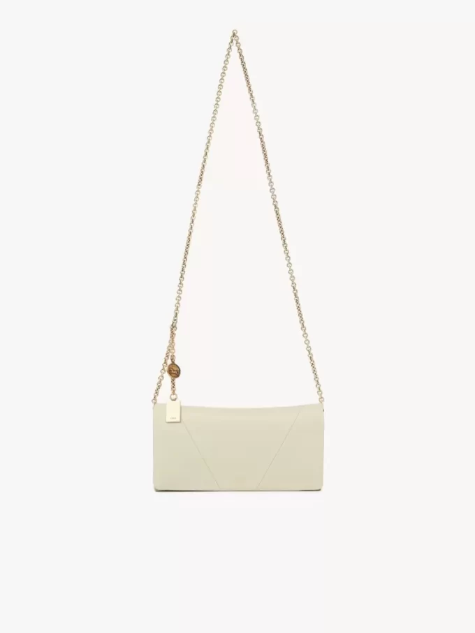 Cartera con solapa y cadena Chloé Spin en piel granulada