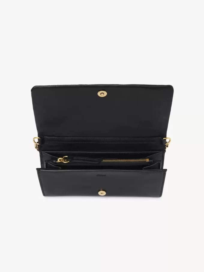 Cartera con solapa y cadena Chloé Spin en piel granulada
