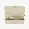 Cartera con solapa y cadena Chloé Spin en piel granulada