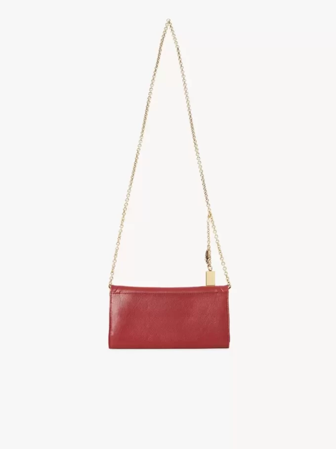 Cartera con solapa y cadena Chloé Spin en piel granulada