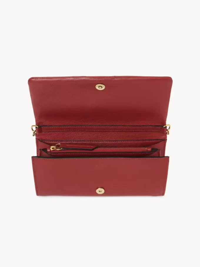 Cartera con solapa y cadena Chloé Spin en piel granulada