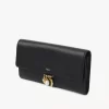 Cartera larga con solapa Chloé Charms en piel granulada
