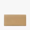 Cartera larga con solapa Chloé Charms en piel granulada