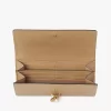 Cartera larga con solapa Chloé Charms en piel granulada