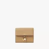 Cartera pequeña Chloé Charms de tres pliegues en piel granulada