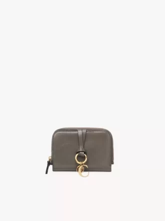 Cartera plegable con alfabeto en piel brillante Cartera plegable con alfabeto en piel brillante