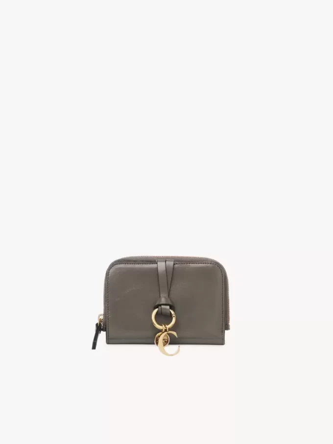 Cartera plegable con alfabeto en piel brillante Cartera plegable con alfabeto en piel brillante