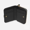 Cartera plegable con alfabeto en piel brillante Cartera plegable con alfabeto en piel brillante