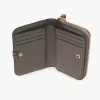Cartera plegable con alfabeto en piel brillante Cartera plegable con alfabeto en piel brillante