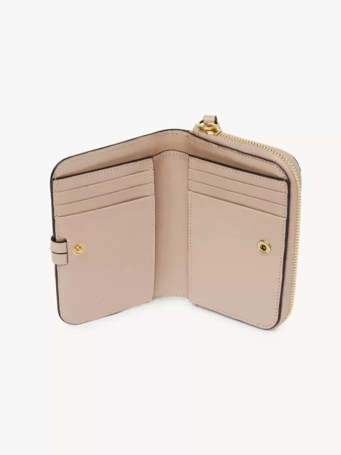 Cartera plegable con alfabeto en piel brillante