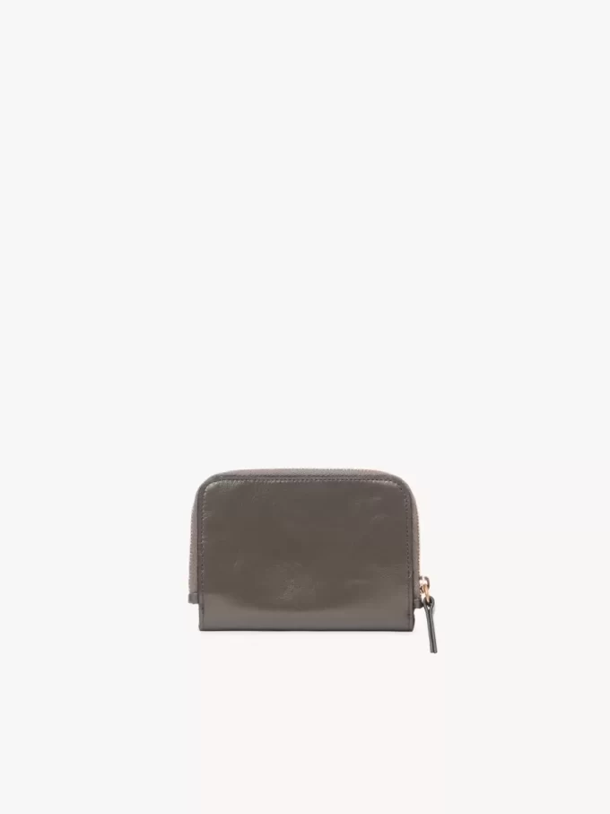 Cartera plegable con alfabeto en piel brillante Cartera plegable con alfabeto en piel brillante